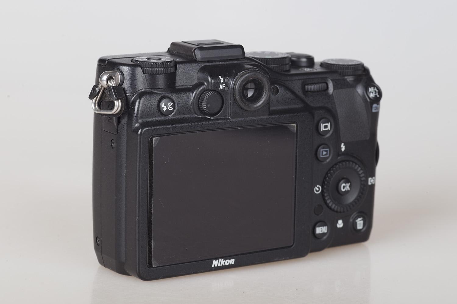 尼康(Nikon)P7000數(shù)碼相機(jī)液晶屏評測
