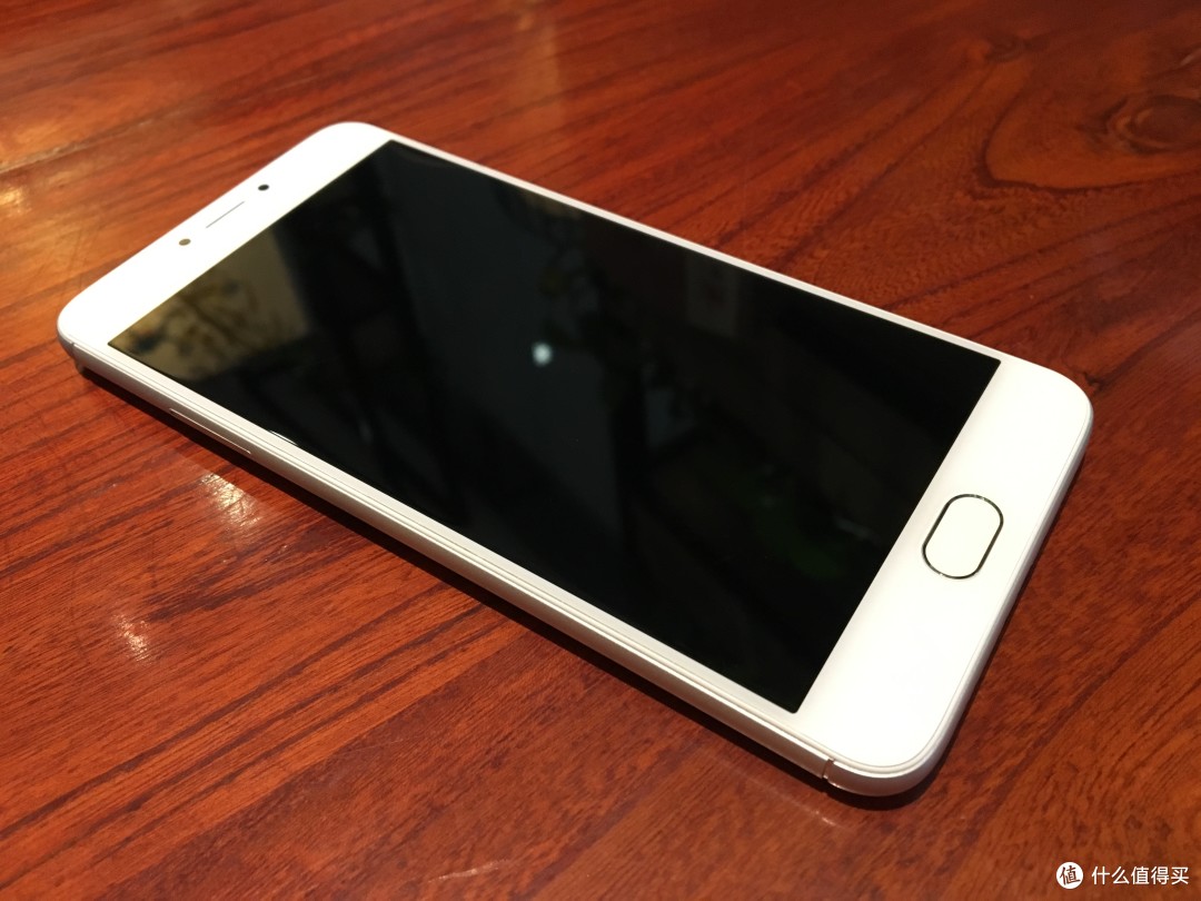 魅族(MEIZU)魅藍3全網(wǎng)通手機整體外觀評測