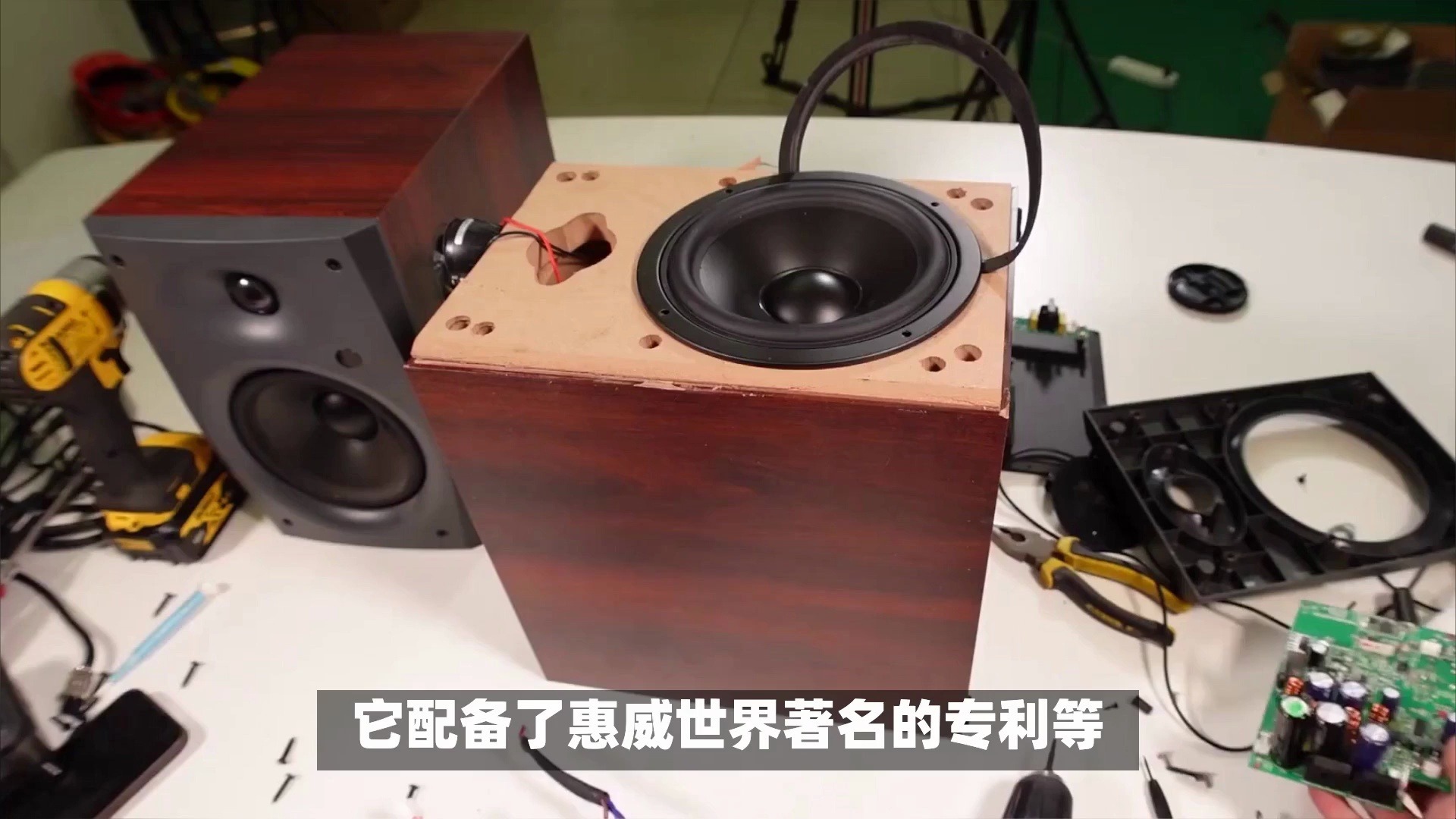 二層影院視聽室簡(jiǎn)介_惠威家庭影院_音頻新聞