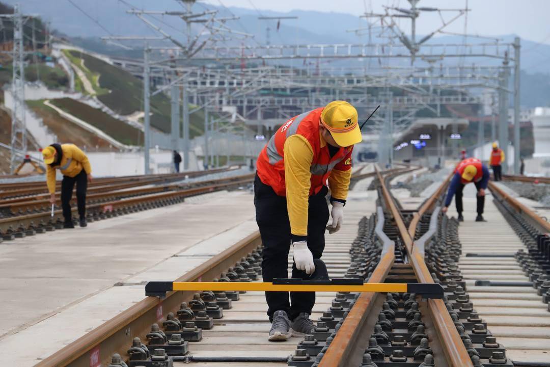 就一個控制點距離測區(qū)直線距離10公里,做靜態(tài)可以嗎?