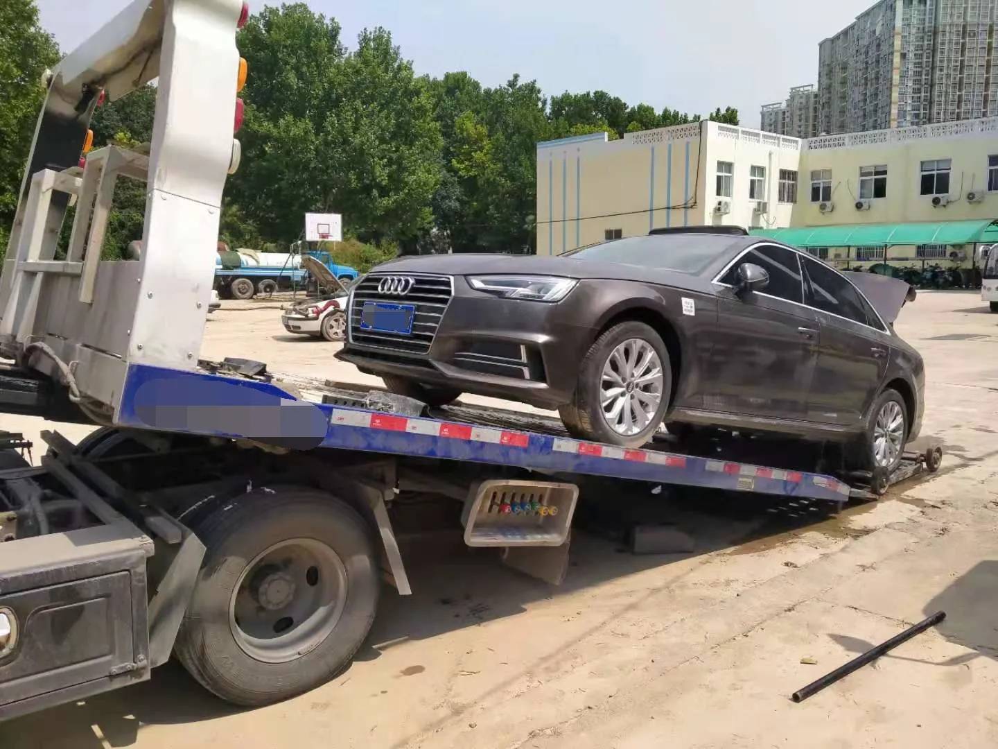 24小時汽車救援北京拖車,汽車搭電換電瓶電話,上門拖車電話