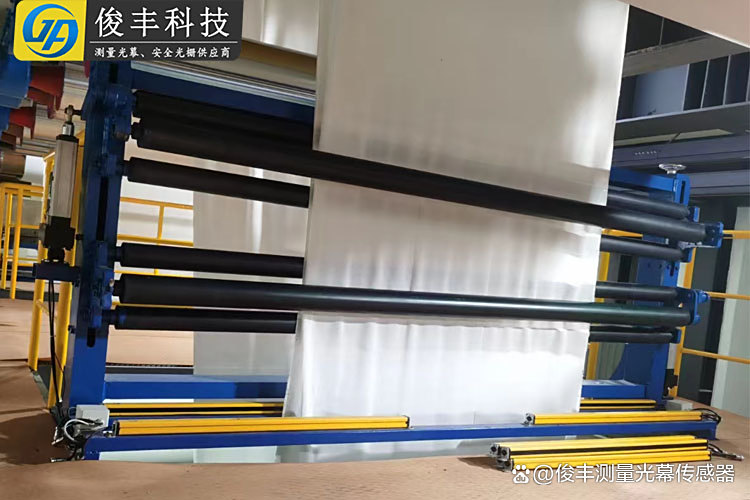 幅寬測量光幕實時測量產(chǎn)品寬度精度±1mm支持多屏顯示視頻